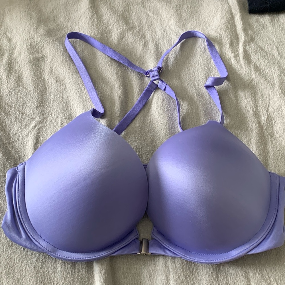 32c Victoria’s secret bombshell plunge
